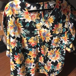 very cute, vintage floral shirt!